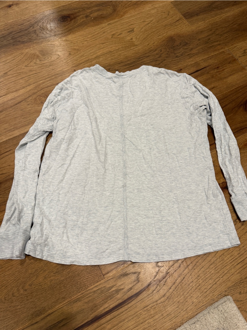 lululemon athletica Heather Light Gray Long Sleeve Tee